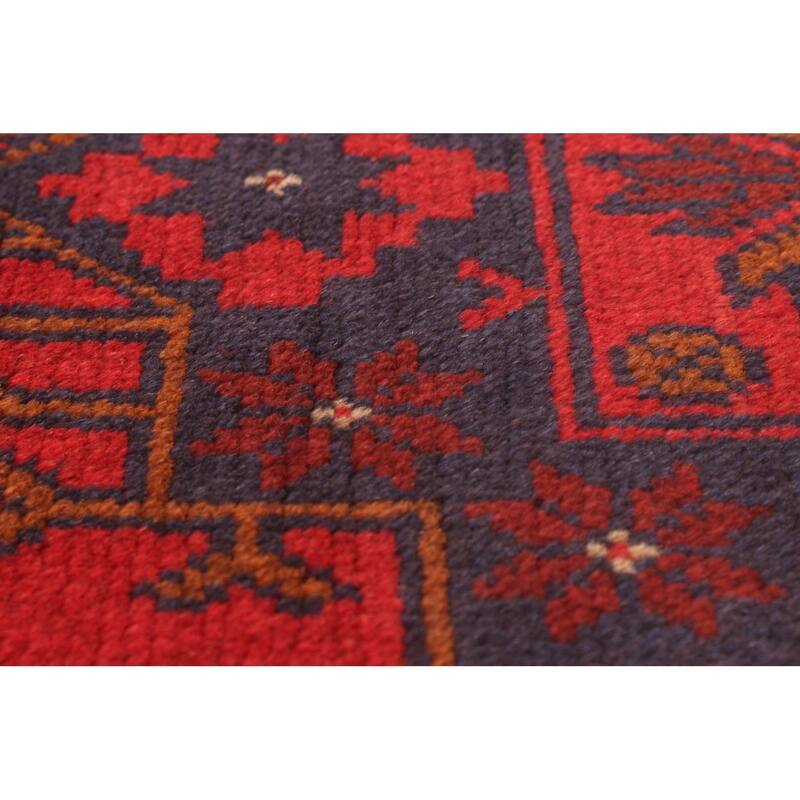 Hand-knotted Finest Khal Mohammadi Red Wool Rug - 5'1 x 6'6/5'1" x 6'6"