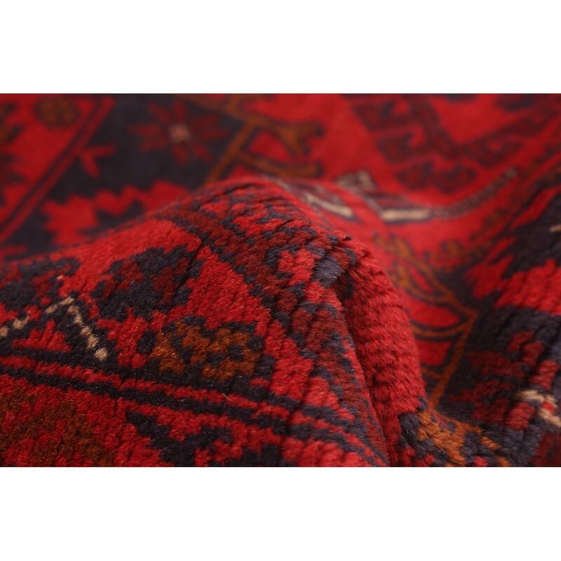 Hand-knotted Finest Khal Mohammadi Red Wool Rug - 5'1 x 6'6/5'1" x 6'6"