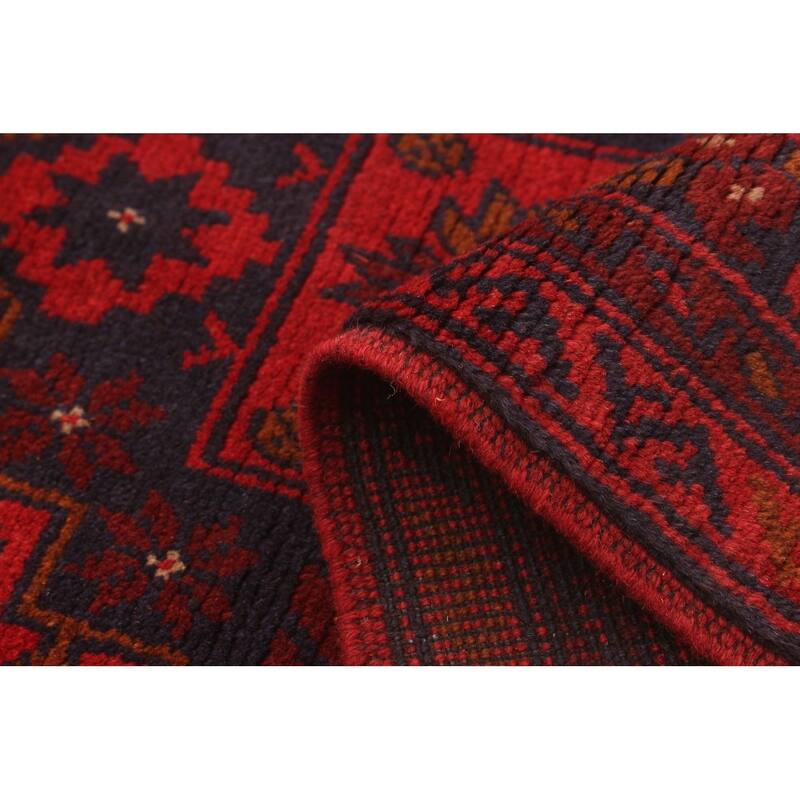 Hand-knotted Finest Khal Mohammadi Red Wool Rug - 5'1 x 6'6/5'1" x 6'6"