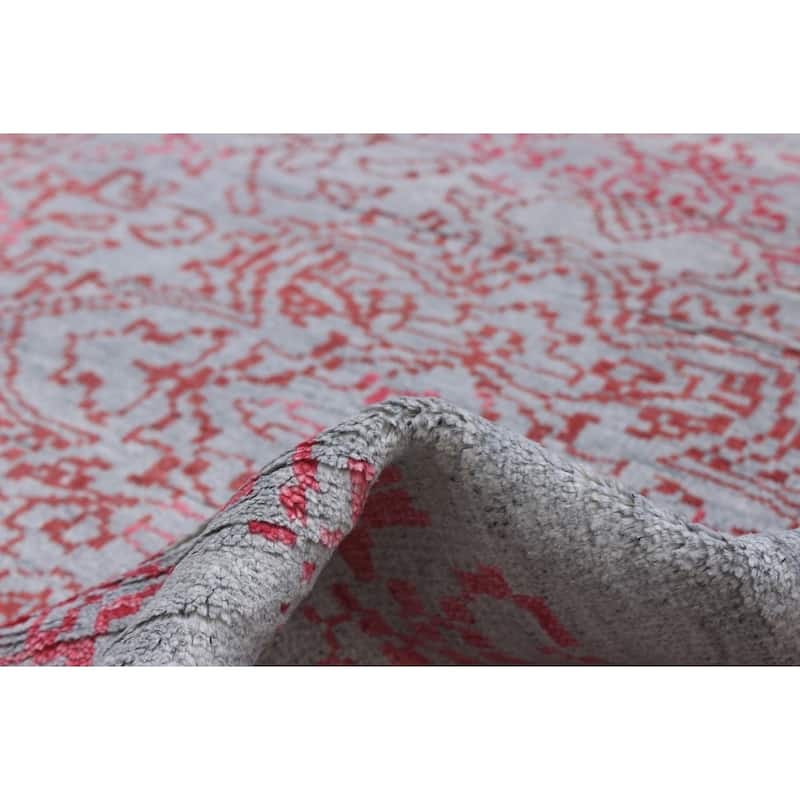 Hand-knotted Jules Ushak Pink, Grey Rug - 5'6" x 7'7"/5'6 x 7'7