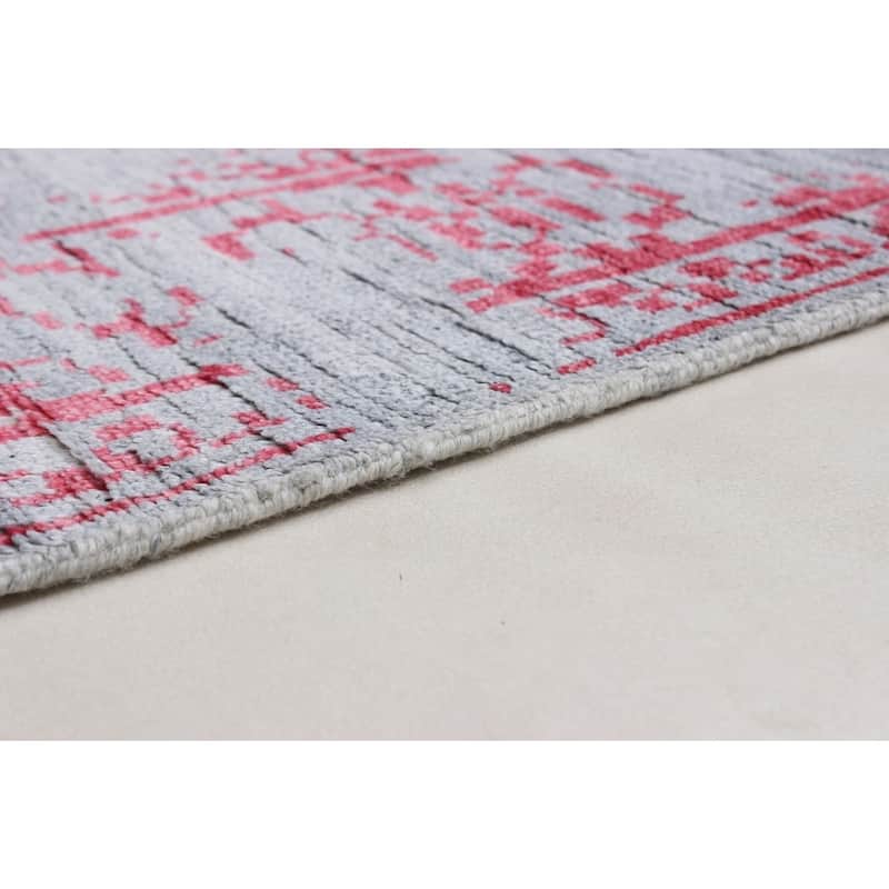 Hand-knotted Jules Ushak Pink, Grey Rug - 5'6" x 7'7"/5'6 x 7'7