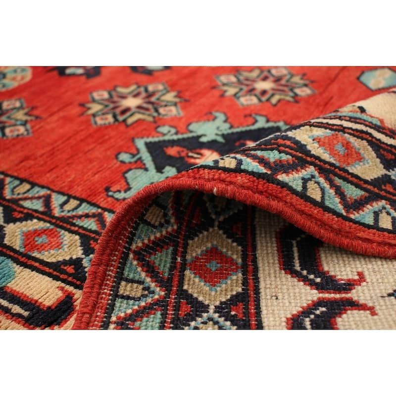 Hand-knotted Finest Gazni Red Wool Rug - 6'9" x 10'1"/6'9 x 10'1