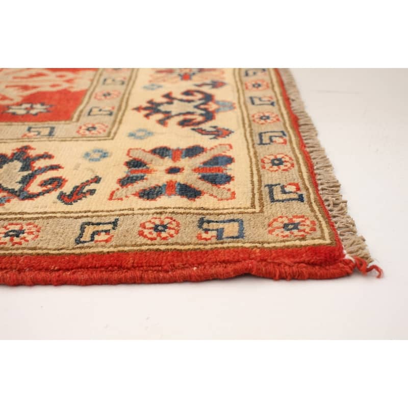 Hand-knotted Finest Gazni Red Wool Rug - 4'10 x 6'5/4'10" x 6'5"
