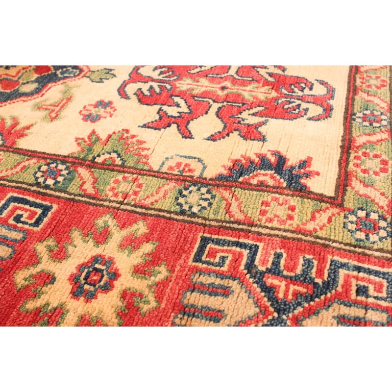 Hand-knotted Finest Gazni Cream, Red Wool Rug - 6'7 x 5'0/6'7" x 5'0"
