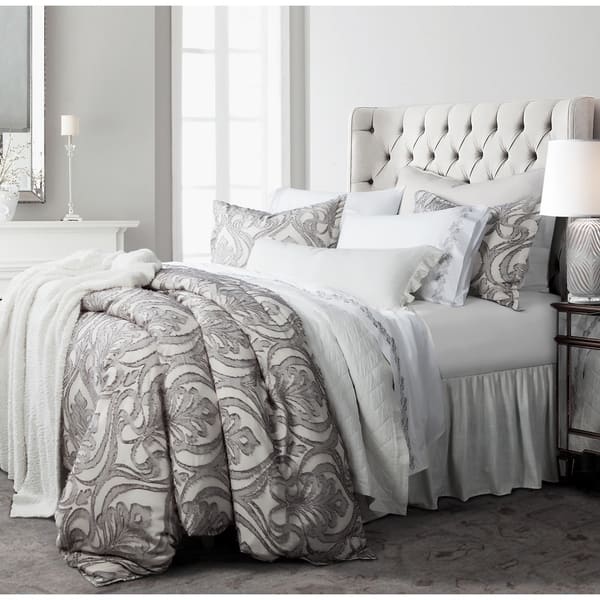 https://ak1.ostkcdn.com/images/products/31178016/HiEnd-Accents-3-Pc-Nicole-Damask-Duvet-Set-Super-Queen-Gray-365ed6d1-fd6f-413d-8594-4ff08d4781cb_600.jpg?impolicy=medium