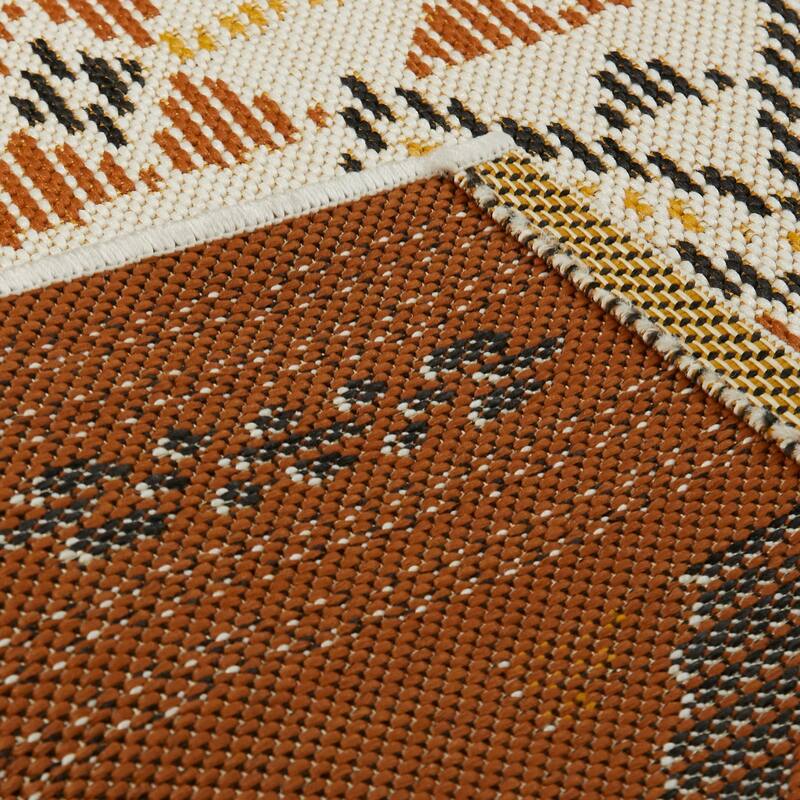 Grisham Diamond Stripe Indoor/Outdoor Area Rug