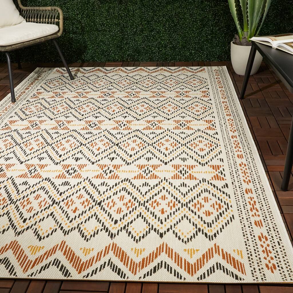 Grisham Diamond Stripe Indoor/Outdoor Area Rug