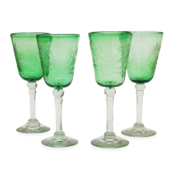 Handmade Set of 4 'Emerald Flowers' Etched Wine Glasses (Mexico)