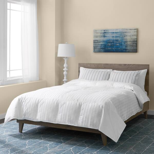 Shop Hotel Grand Oversized 500 Thread Count Medium Warmth Siberian