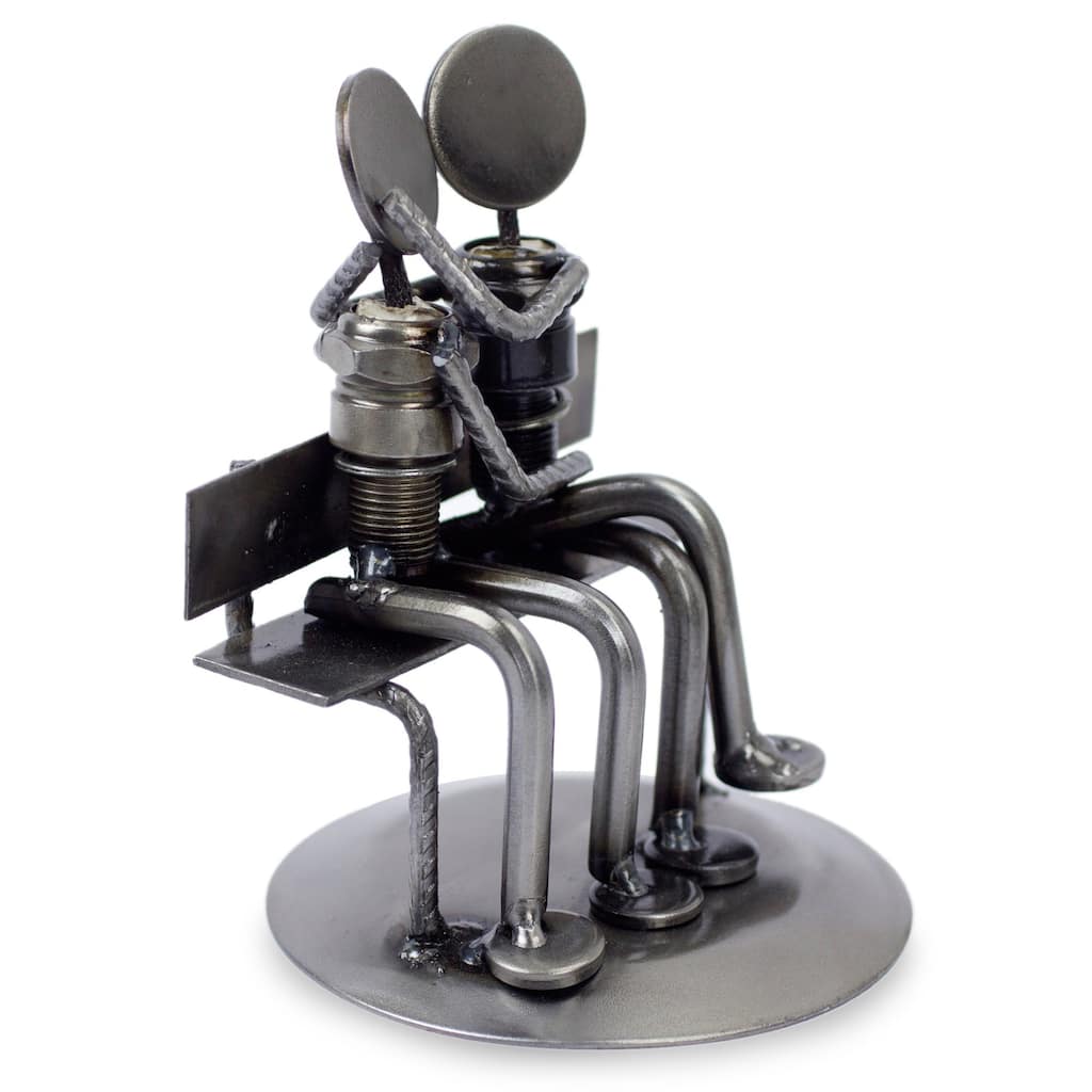 Handmade Iron 'Park Bench Sweethearts' Statuette (Mexico)