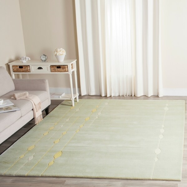 Safavieh Handmade Soho Vines Mint Green New Zealand Wool Rug - 7'6 x 9'6