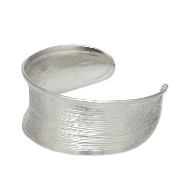 Handmade Sterling Silver Luminous Thai White Textured Finish Cuff Bracelet (Thailand)