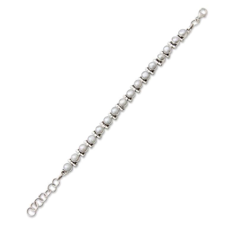 Handmade Purity White Pearl Sterling Silver Bracelet (India) - White - 8 Inch