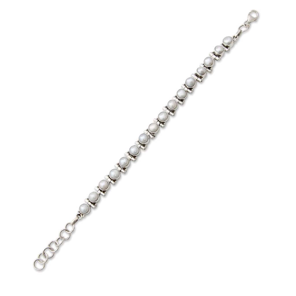Handmade Purity White Pearl Sterling Silver Bracelet (India)