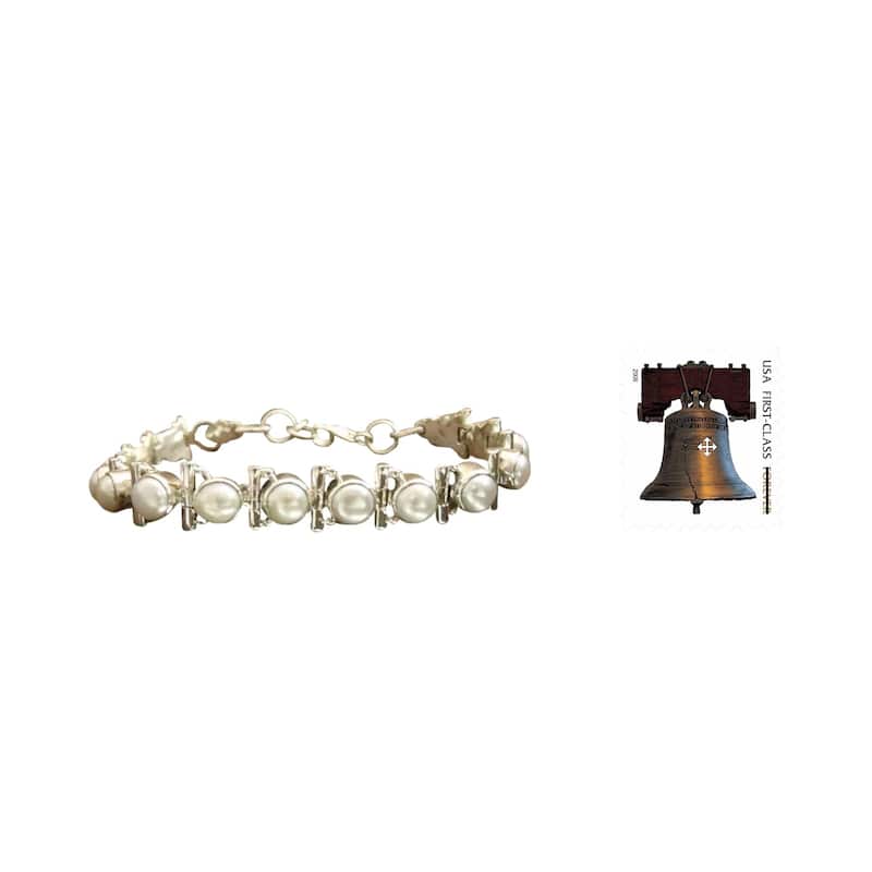 Handmade Purity White Pearl Sterling Silver Bracelet (India)