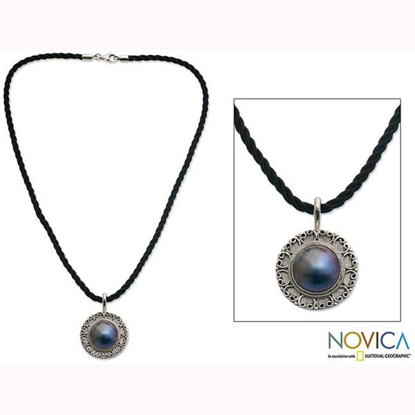 Handmade Silver 'Blue Indonesian Moon' Mabe Pearl Necklace (Indonesia