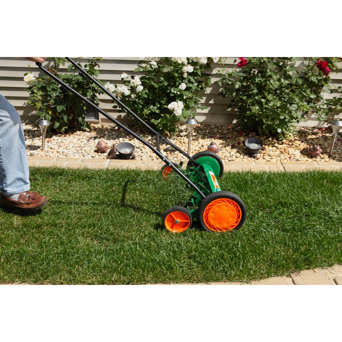Scotts 20 in. Reel Mower with Grass Catcher for Sale in Anaheim, CA -  OfferUp