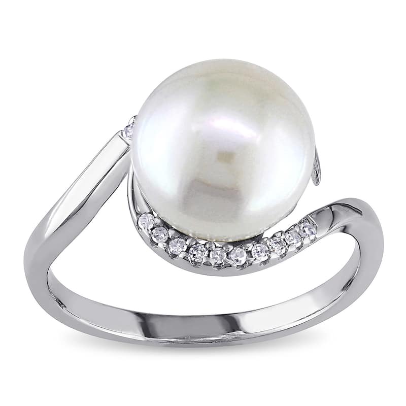 Miadora Sterling Silver 1/10ct TDW Diamond FW Pearl Ring (9-10 mm)