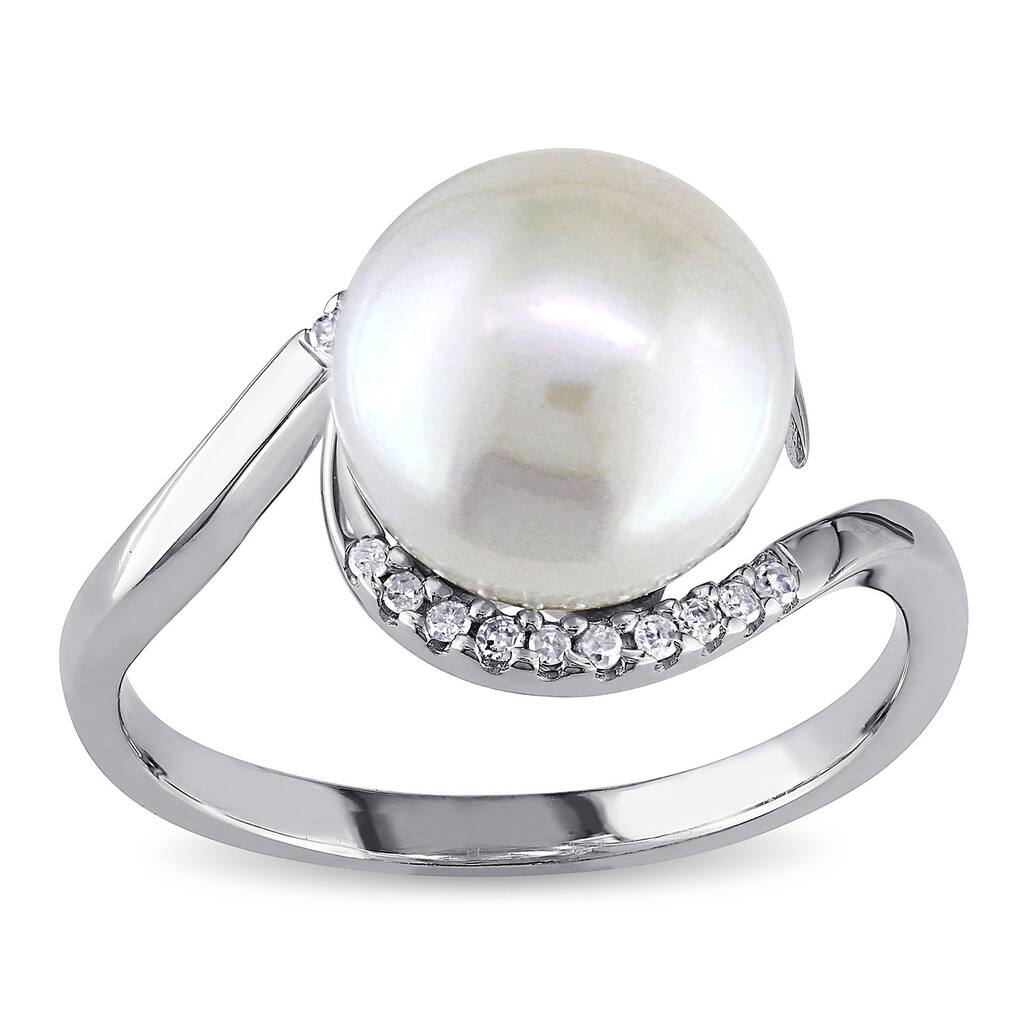 Miadora Sterling Silver 1/10ct TDW Diamond FW Pearl Ring (9-10 mm)