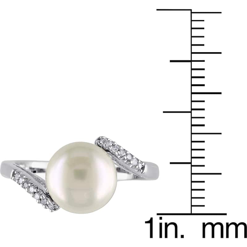 Miadora Sterling Silver Freshwater Pearl and Diamond Accent Ring (9-10 mm)