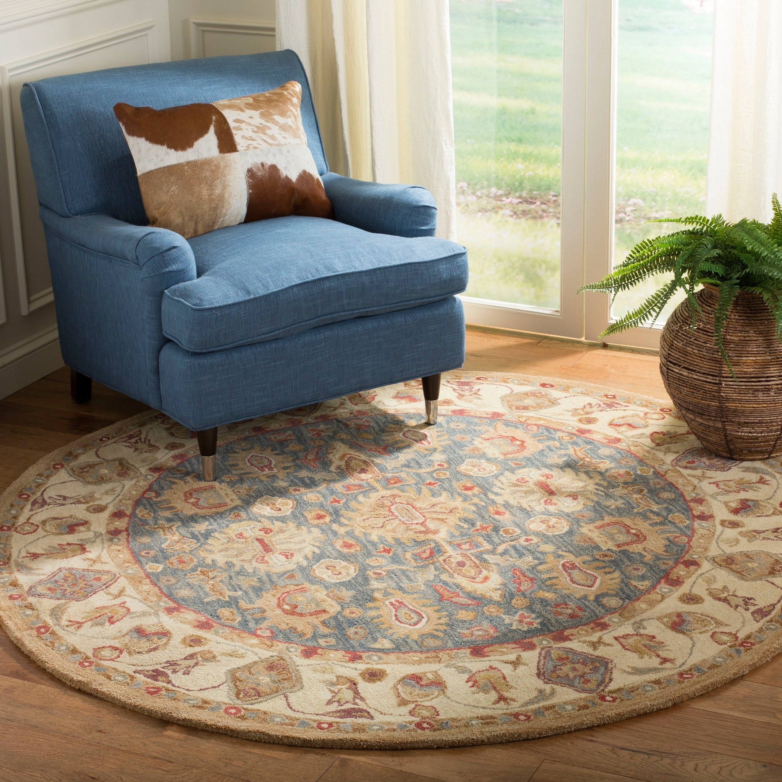 Handmade Heirloom Blue/ Ivory Wool Rug (8 Round)