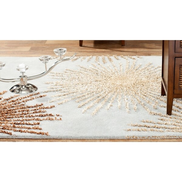 Safavieh Handmade Soho Burst Blue New Zealand Wool Rug - 5' x 8'