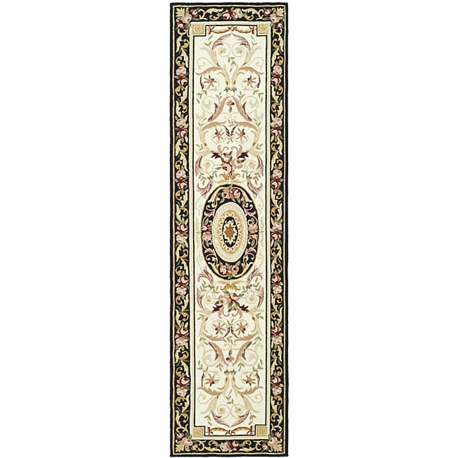 Hand hooked Aubusson Ivory/ Black Wool Runner (26 X 12)