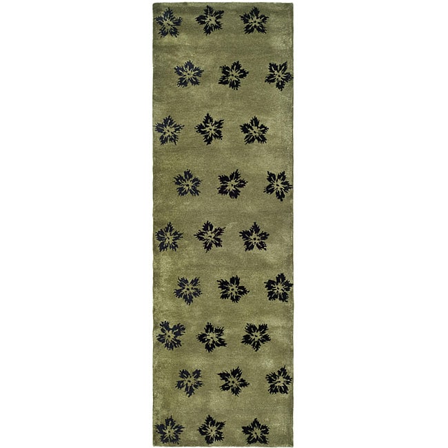 Handmade Soho Leaves Sage New Zealand Wool Runner (26 X 10)