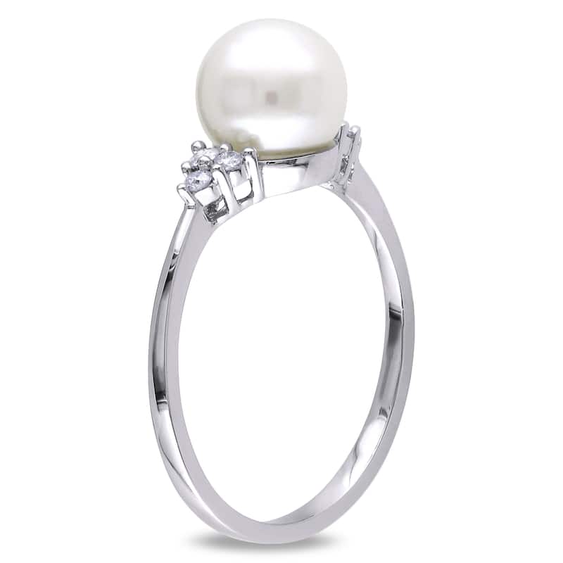 Miadora 10k White Gold Cultured Freshwater Pearl and 1/8ct TDW Diamond Ring (7.5-8 mm)