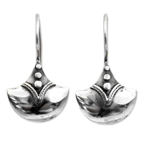 Handmade Hancrafted Sterling Silver Modern Romantic Dangle Earrings (Thailand)