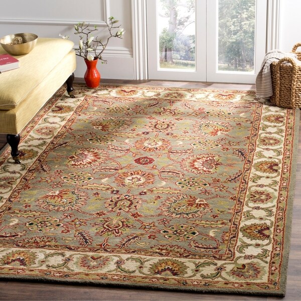 Safavieh Handmade Classic Heirloom Light Blue Wool Rug - 7'6 x 9'6