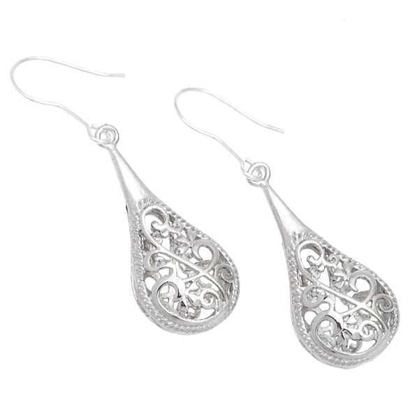 Handmade 1-inch Silver Filigree Raindrop Earrings (China)
