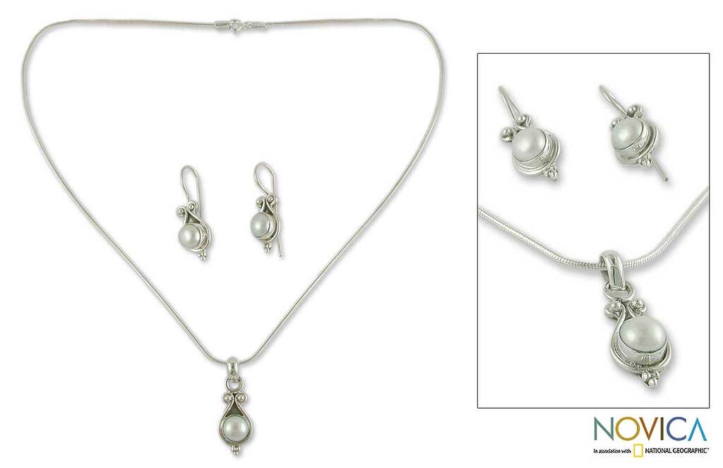 Sterling Silver 'Honesty' Pearl Jewelry Set