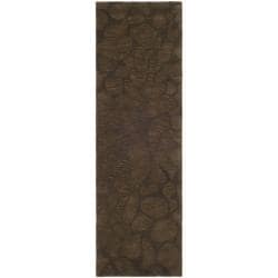 Handmade Soho Pebbles Brown New Zealand Wool Runner (2'6 x 8') Safavieh Runner Rugs