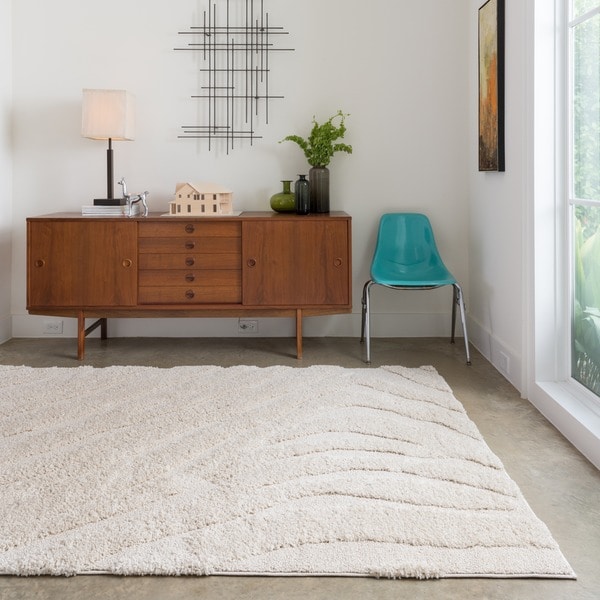 Jullian Ivory Shag Rug (53 x 77)   12958562  