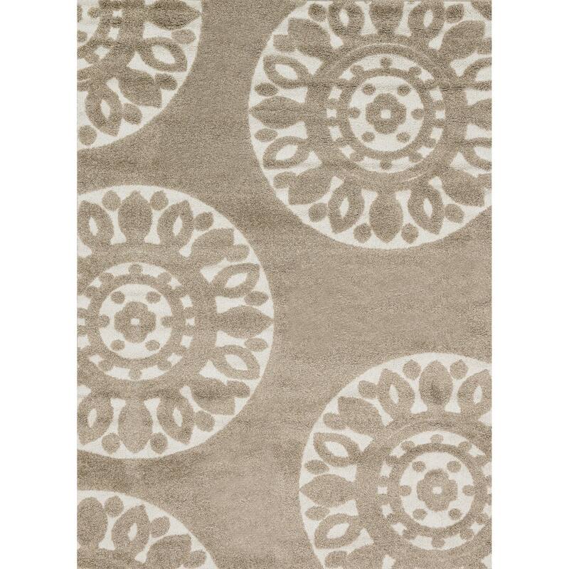 Alexander Home Julian Medallion Shag Area Rug
