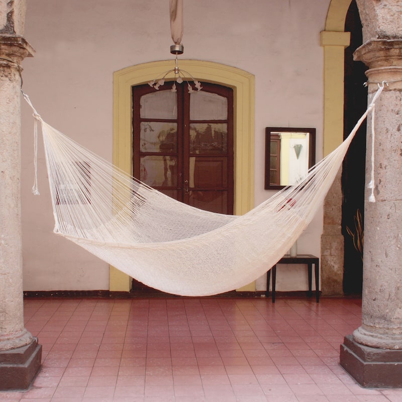 Natural Comfort Outdoor Garden Patio Pool Off White Cotton with Nylon Handmade Knotted Rope Style Nylon Single Hammock