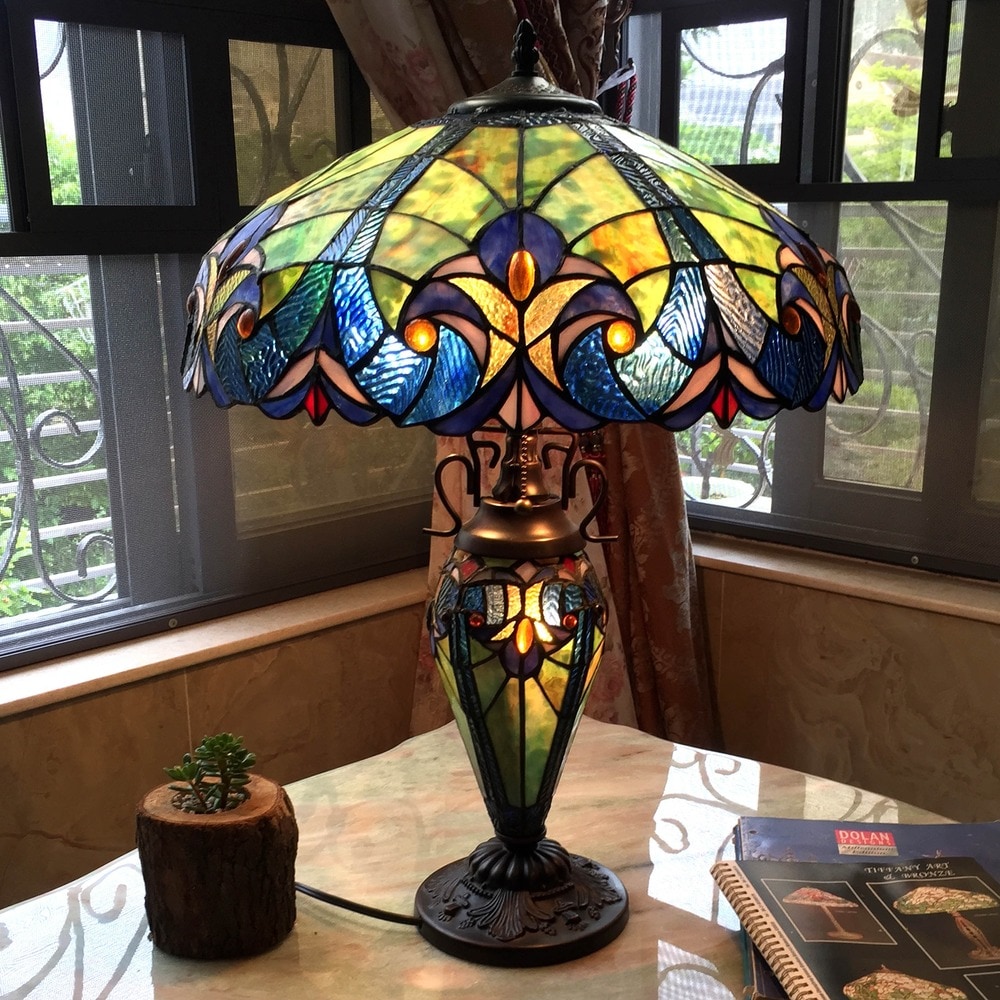 Tiffany-style Lake Table Lamp