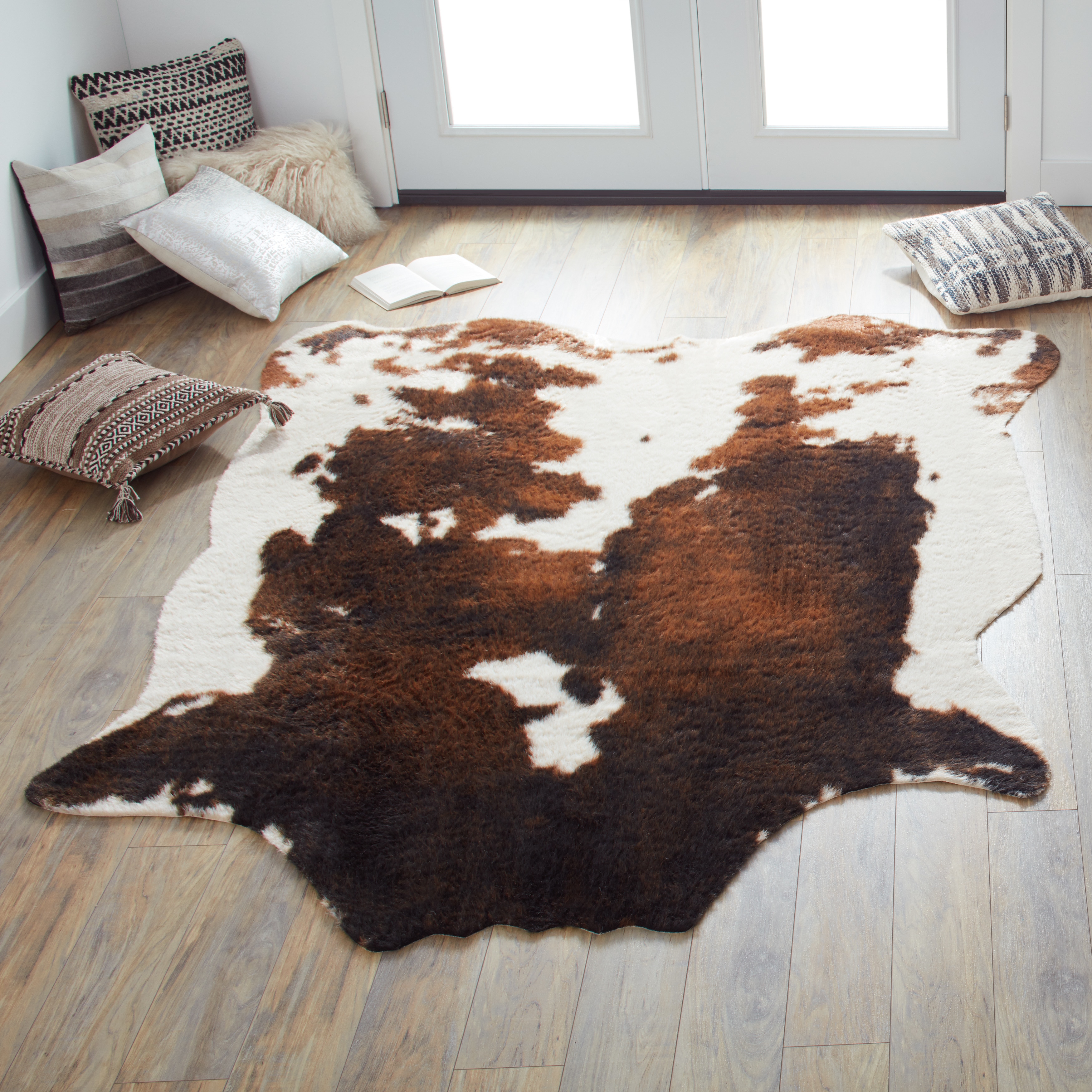 Shop Faux Cowhide Brown Beige Area Rug 6 2 X 8 On Sale