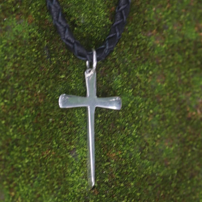 NOVICA Handmade Holy Sacrifice Sterling Silver Cross Pendant Necklace (Indonesia) - 7'6" x 9'6"