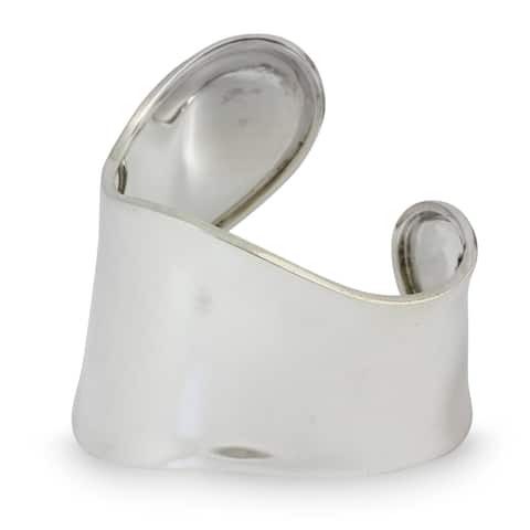 Handmade Sterling Silver Graceful Adjustable Cuff Bracelet (44gms) (Thailand)