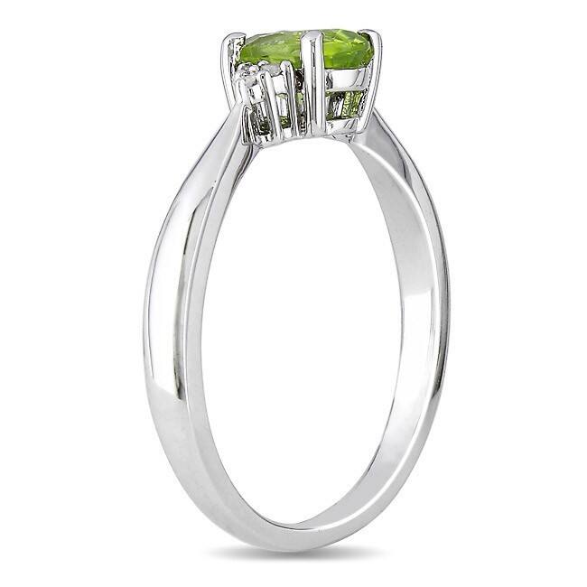 Miadora Sterling Silver Oval Peridot and Diamond-accented Ring