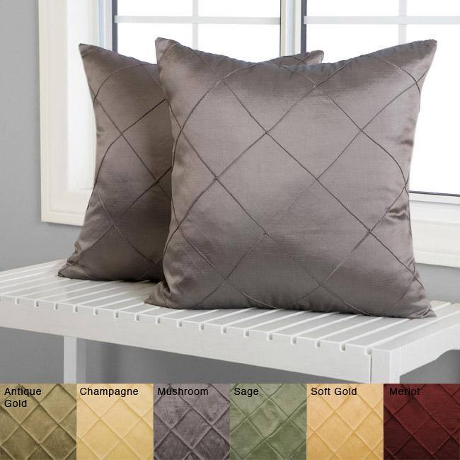 Diamond Pintuck 18-inch Decorative Pillows (Set of 2)
