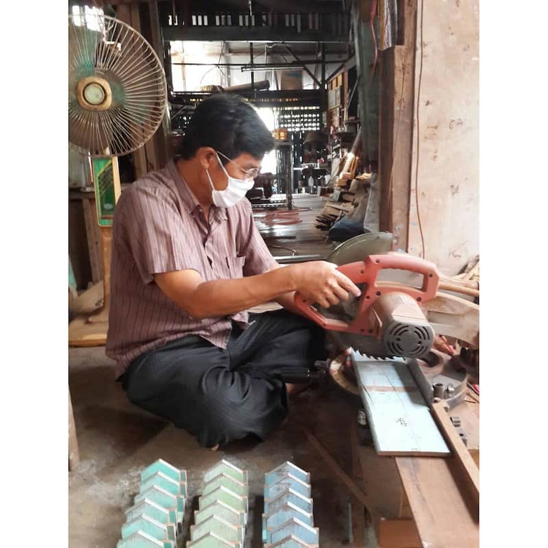 Handmade Recycled Wood Maha Jigsaw Framed Mirror (Thailand)