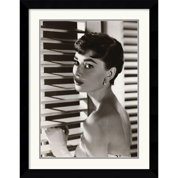 Audrey Hepburn Blinds' Framed Art Print - Overstock - 5607739