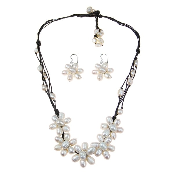 Handmade White Freshwater Pearl Flower Jewelry Set (5-10 mm) (Thailand)