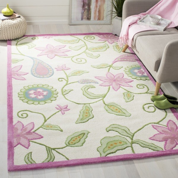 Safavieh Handmade Children's Daisy Ivory New Zealand Wool Rug - 8' x 10'