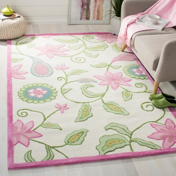 Safavieh Handmade Children's Daisy Ivory New Zealand Wool Rug - 8' x 10'