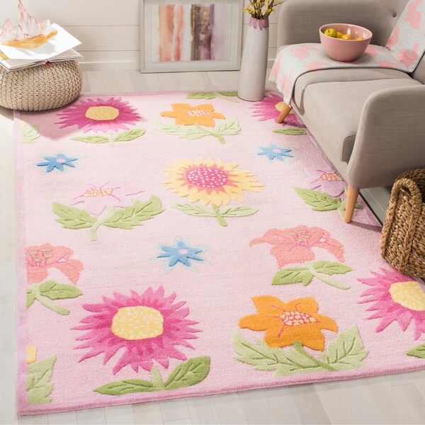 Safavieh Handmade Children's Paisley Pink New Zealand Wool Rug - 4' x 6'