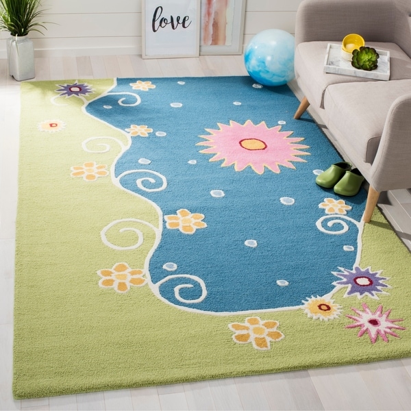 Safavieh Handmade Children's Lily Pond New Zealand Wool Rug - 8' x 10'